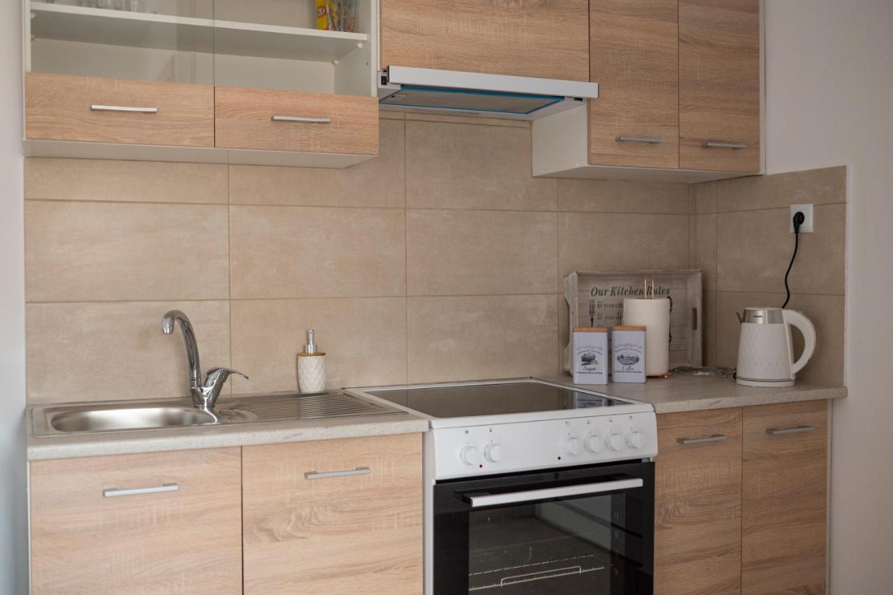 Traditional Suburbs Maisonette コス・タウン エクステリア 写真