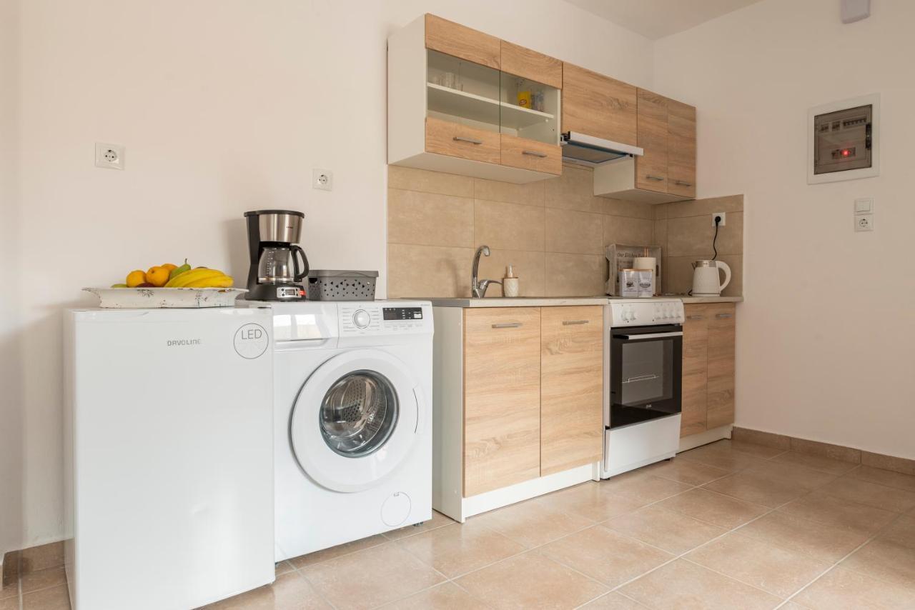 Traditional Suburbs Maisonette コス・タウン エクステリア 写真