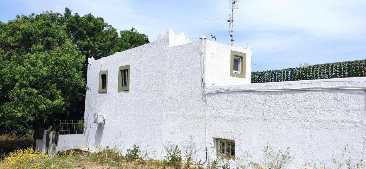 Traditional Suburbs Maisonette コス・タウン エクステリア 写真